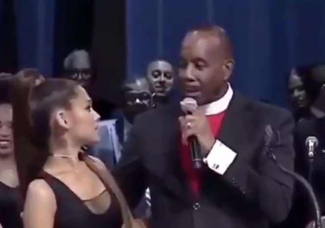  Bispo pede desculpas após ser acusado de assédio sexual a Ariana Grande