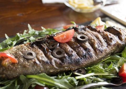 Conheça a dieta apontada como 'segredo da vida longa' que beneficia a todas as idades