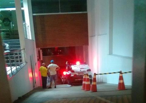 Jovem morre ao cair de elevador no 7º andar de prédio em Manaus