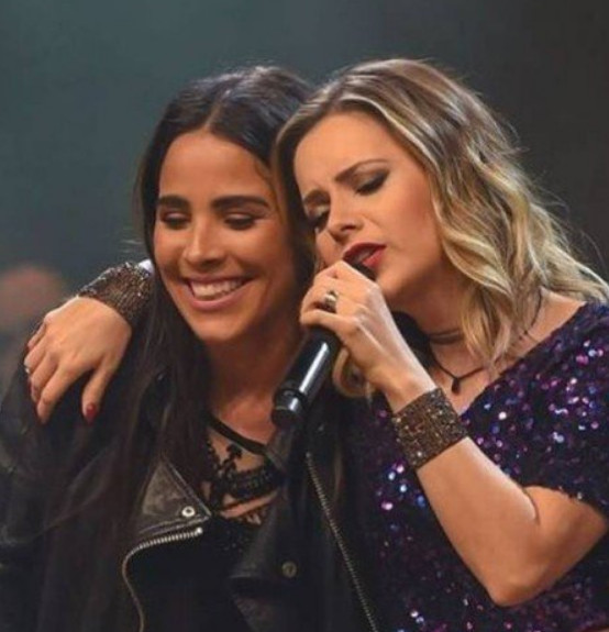 Sandy e Wanessa Camargo cantam juntas durante show: 'Como é bom poder te chamar de amiga'