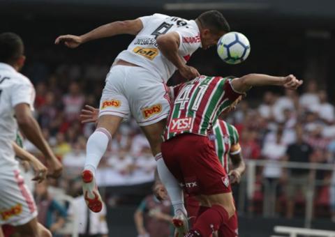 Mesmo com expulsão de Diego Souza, Fluminense cede empate ao São Paulo