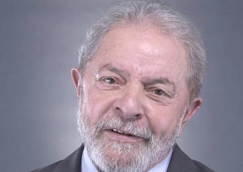 Ministro do TSE suspende propaganda do PT com Lula candidato