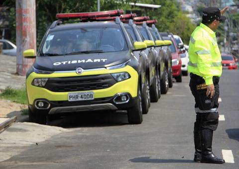 Agentes de trânsito ganham novos uniformes e veículos com nova tecnologia em Manaus