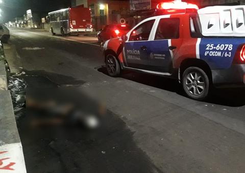 Homem é encontrado morto em via pública após sair de hospital em Manaus