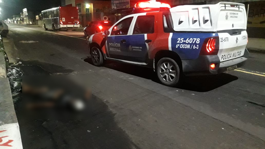 Homem é encontrado morto em via pública após sair de hospital em Manaus