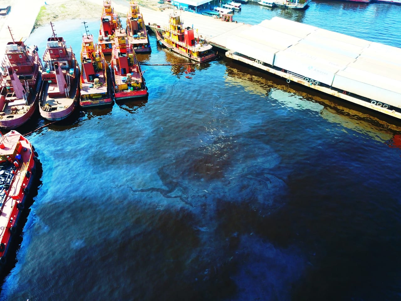 Empresa vai ressarcir 100 famílias afetadas por vazamento de óleo no Rio Negro