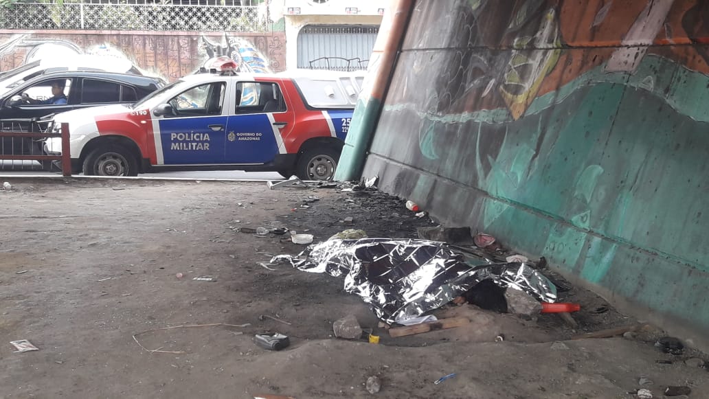 Jovem é encontrada morta debaixo de viaduto em Manaus