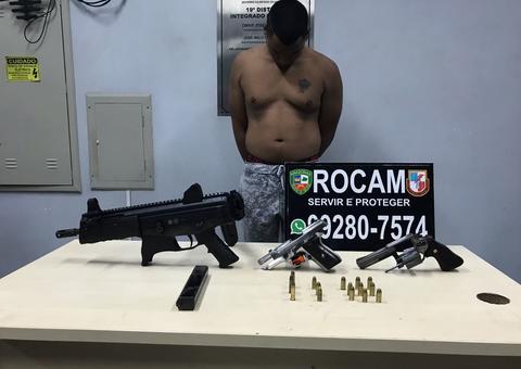 Em Manaus, membro do CV é preso com submetralhadora escondida em quitinete 