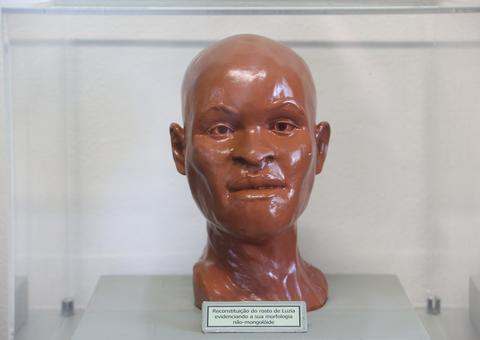 Bombeiro diz ter achado crânio que pode ser de Luzia durante rescaldo no Museu Nacional