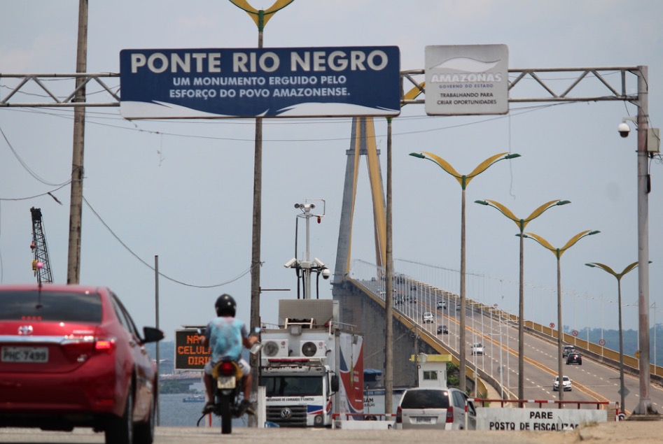 Prefeitura inspeciona primeira estação intermunicipal de táxis na Ponte Rio Negro