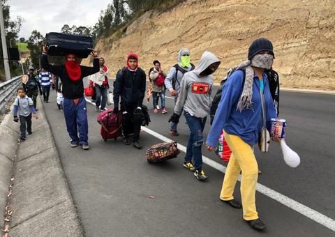 Venezuelanos morrem de frio ao tentar cruzar cordilheira na Colômbia