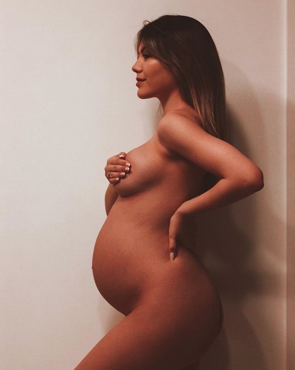  Traída por cantor com concunhada, Sarah Poncio impressiona ao posar completamente nua