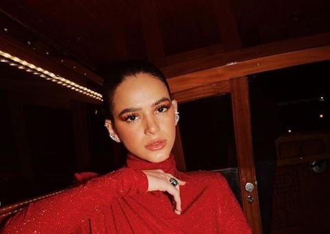  Em Veneza, Bruna Marquezine rouba a cena com look fatal milionário