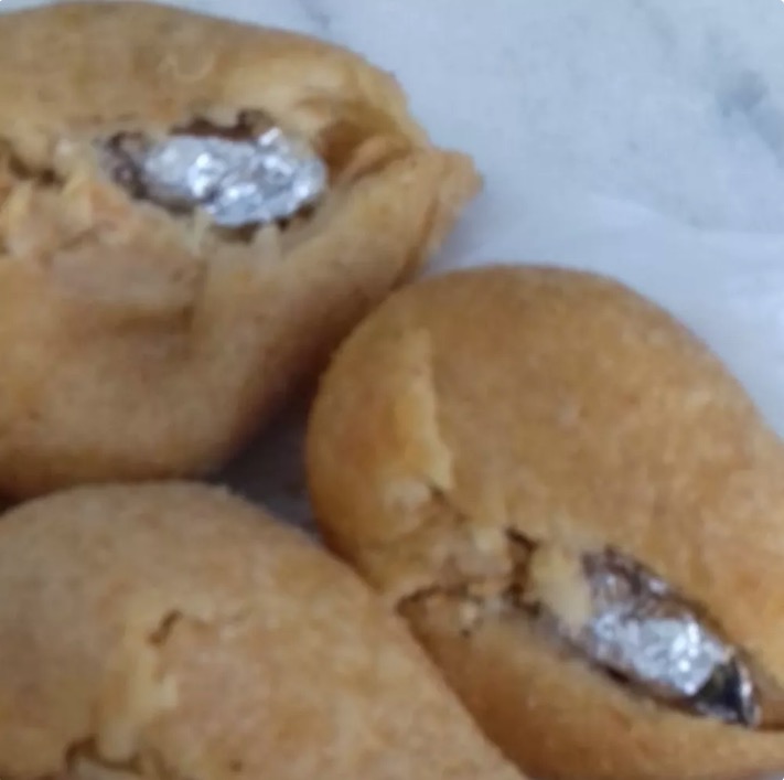 Homem é preso ao tentar enviar coxinhas “recheadas” de crack para a cadeia