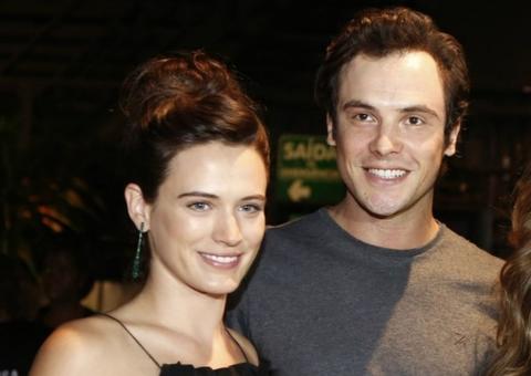 Sérgio Guizé e Bianca Bin se casam em cerimônia na Amazônia