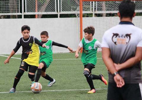 Com 'olheiro' do Santos, Copa Rei Pelé inicia competição em Manaus 