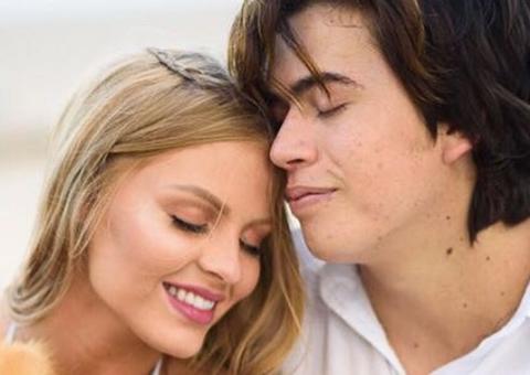 Whindersson Nunes e Luisa Sonza posam nus em cenário arrebatador no México