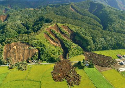 Terremoto no Japão deixa 9 mortos e 30 desaparecidos