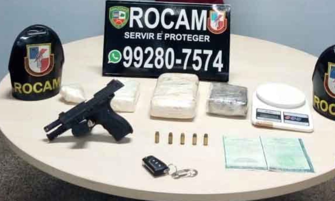 Jovem é preso ao ser flagrado com arma e drogas dentro de carro em Manaus