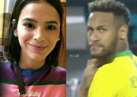 Da arquibancada, Bruna Marquezine manda recado para Neymar durante amistoso  