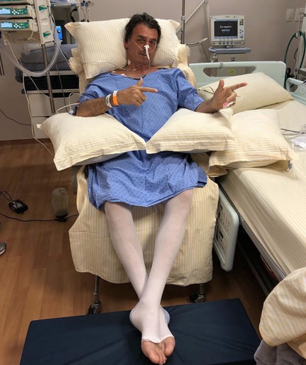 Bolsonaro poderá sair da maca pela primeira vez, diz hospital