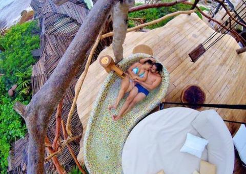 Simone, da dupla com Simaria, surge em clima de romance com marido em segunda lua de mel