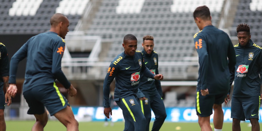 Com seis novos titulares, Tite define time de amistoso contra El Salvador