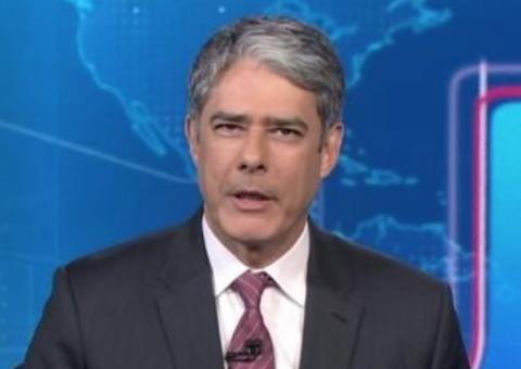 William Bonner exibe aliança Jornal Nacional após 2ª casamento