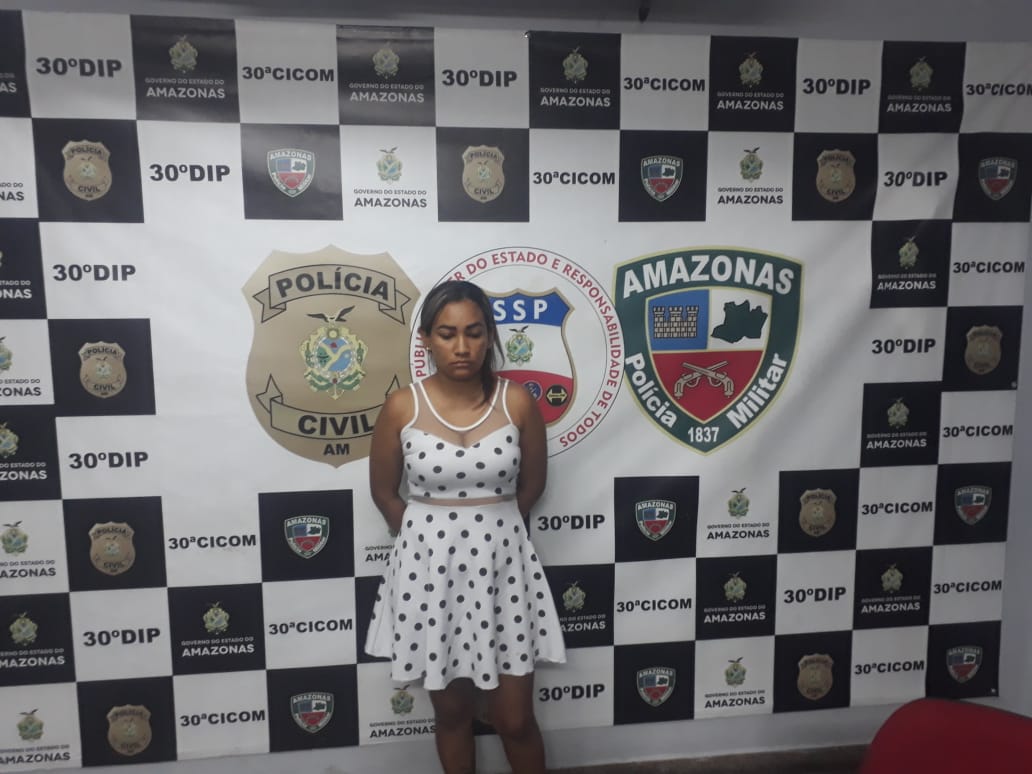 Mulher é presa suspeita de roubar motocicleta em Manaus