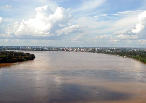 Casal morre afogado após tentar escapar de naufrágio no Amazonas