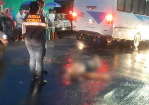 Jovem é esfaqueado até a morte durante briga em rua de Manaus