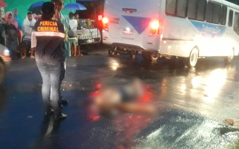 Jovem é esfaqueado até a morte durante briga em rua de Manaus
