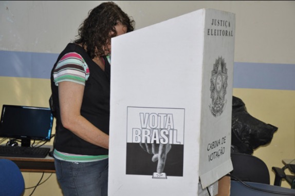 Uma de cada duas mulheres não sabe em quem votar para presidente