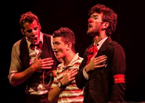Teatro Amazonas recebe espetáculo gratuito da Cia dos Palhaços nesta quarta