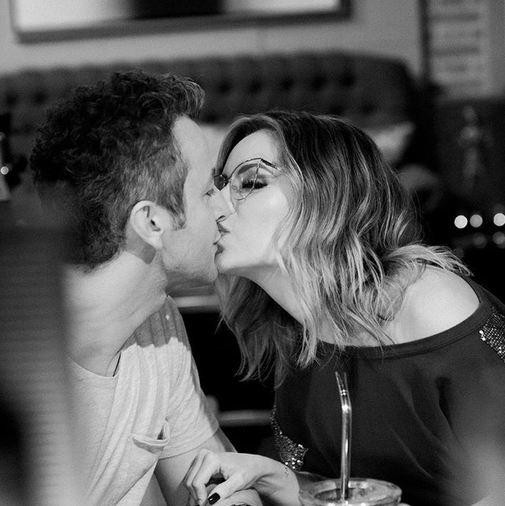 Sandy se declara para o marido em aniversário de 10 anos de casamento