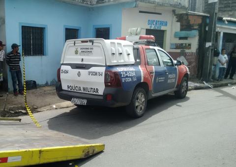 Viatura da PM desgovernada esmaga trabalhador contra poste em Manaus