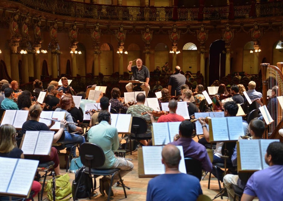 Amazonas Filarmônica apresenta concerto gratuito no Teatro Amazonas
