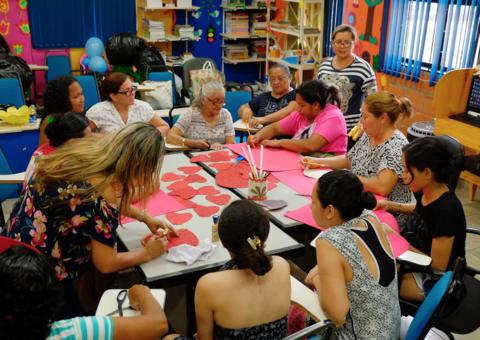 Inscrições para o curso de confecção de enfeites natalinos encerram amanhã