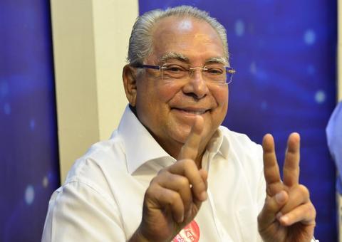 Em debate, Amazonino confronta David Almeida sobre dispensa em licitação de R$ 5 bilhões 