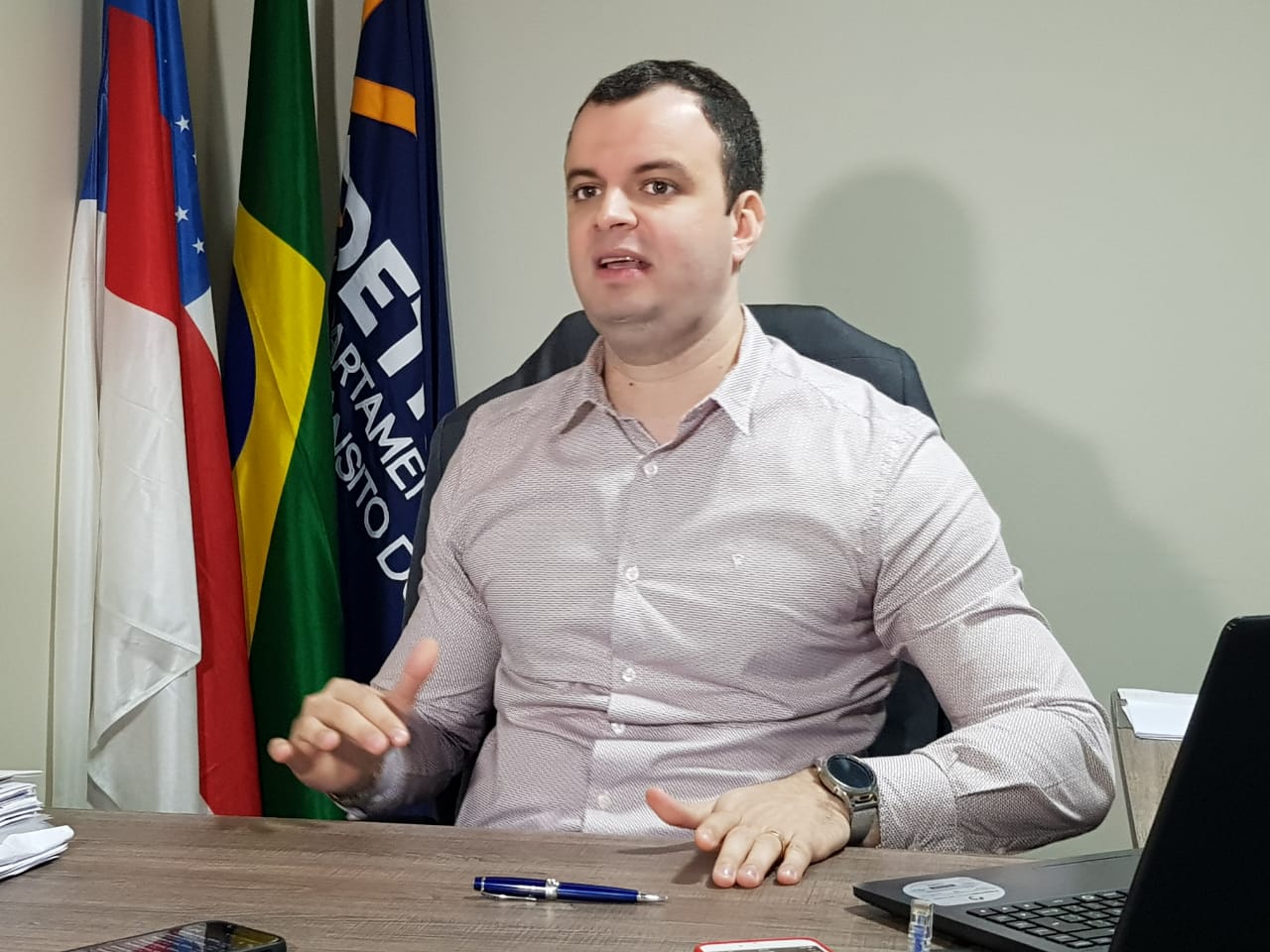 Detran anuncia novo modelo obrigatório de placas de veículos no Amazonas