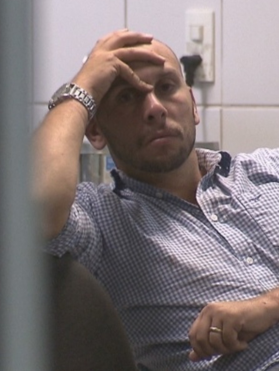 Policial é preso suspeito de agredir mulher e jogá-la de carro em movimento