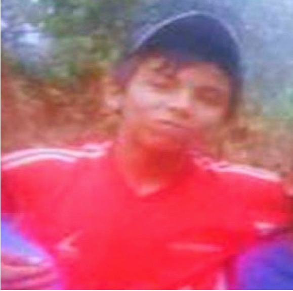 Atores da Globo vão ao enterro de menino morto em acidente de barco em Manaus