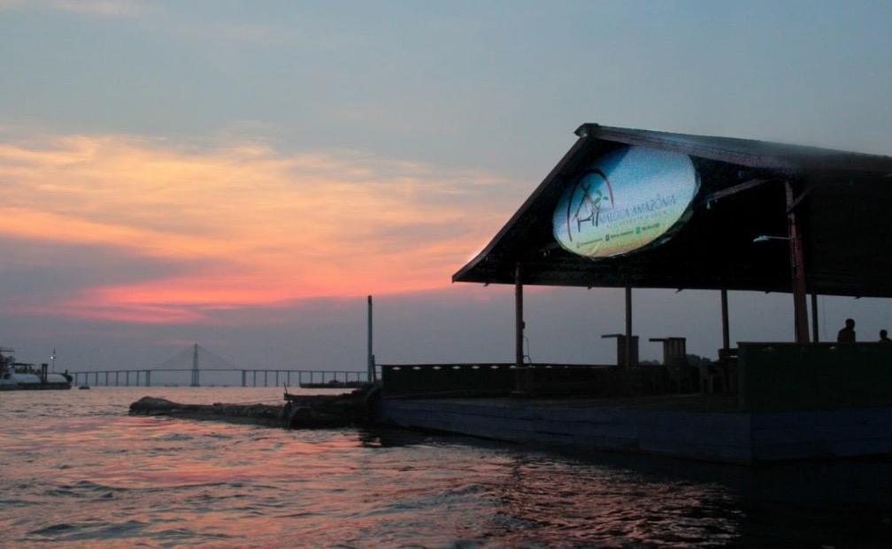Do sertanejo ao samba, Nelly Miranda comanda o fim de semana do Flutuante Maloca