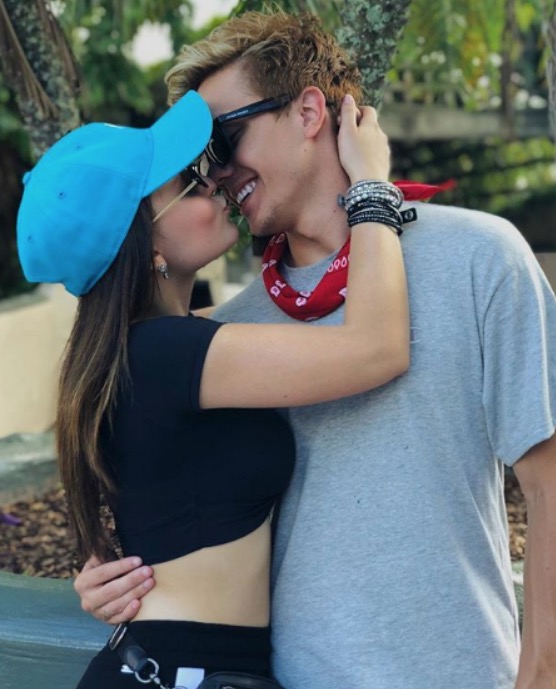 Larissa Manoela comemora 9 meses de namoro e troca declarações nos EUA