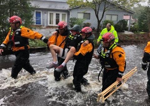 Tempestade tropical Florence deixa cinco mortos em passagem pelos EUA