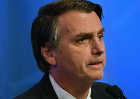 Bolsonaro está sem febre e recebe tratamento de prevenção à trombose