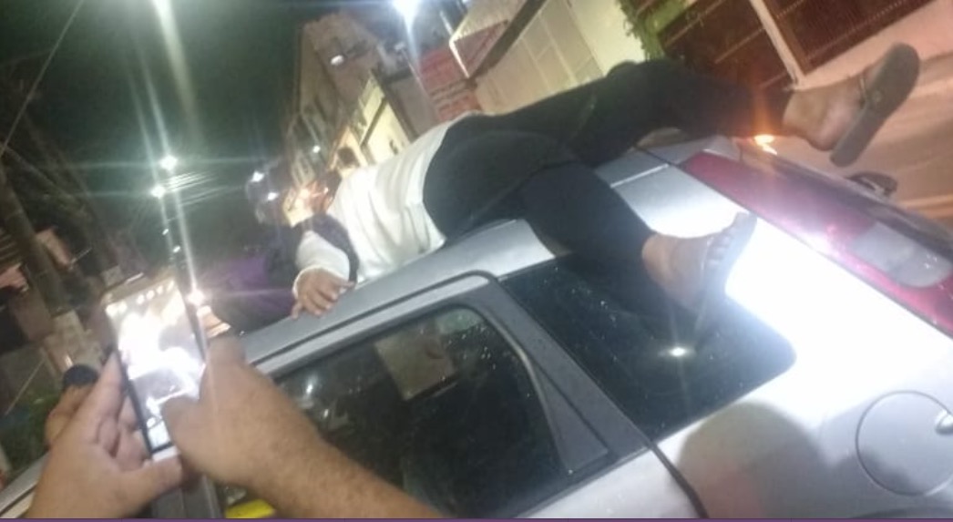 Em Manaus, mulher vai parar em cima de carro durante acidente grave