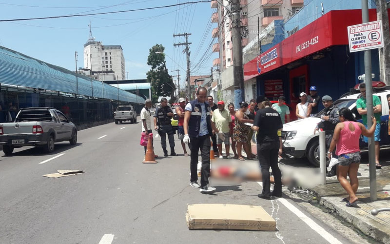 Em Manaus, médico atropela e mata mulher que tentava atravessar avenida