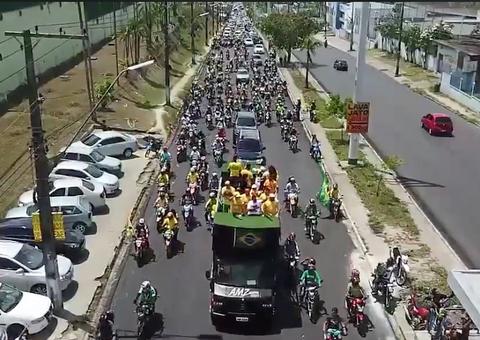  Apoiadores de Bolsonaro fazem carreata em Manaus com General Mourão; assista