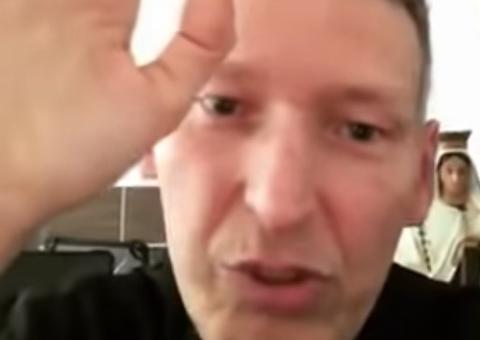  Padre Marcelo Rossi fala sobre áudio em que supostamente apoia Bolsonaro: 'preciso de ajuda!'